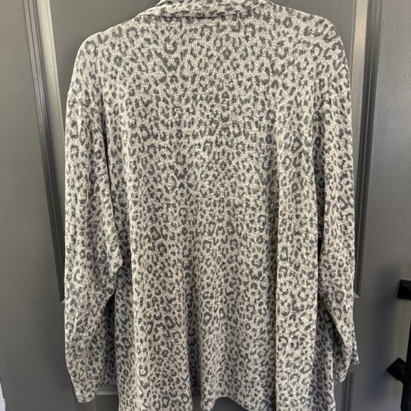 Cozy Leopard Print Flowy Style Cardigan - Size 2X - Picture 5 of 5